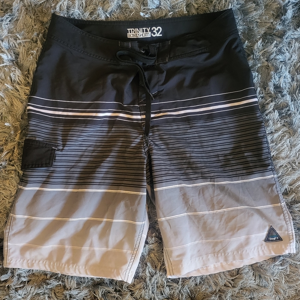 Trinity Boardshorts sz 32